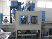 環(huán)保吸送箱式自動噴砂機